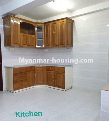 မြန်မာအိမ်ခြံမြေ - ရောင်းမည် property - No.3301 - သင်္ဃန်းကျွန်း ဇောတိကလမ်းတွင် ပြင်ဆင်ပြီးသား ကွန်ဒိုသစ်ခန်း ရောင်းရန်ရှိသည်။ - kitchen