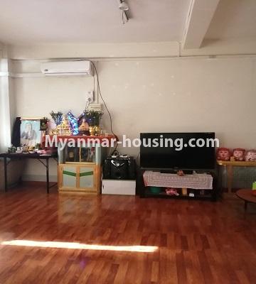 缅甸房地产 - 出售物件 - No.3329 - Ground floor for sale in Innwa Housing, South Dagon - Living room view