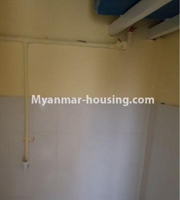 မြန်မာအိမ်ခြံမြေ - ရောင်းမည် property - No.3330 - စမ်းချောင်းတွင် တိုက်ခန်းရောင်းရန် ရှိသည်။ - bathroom view
