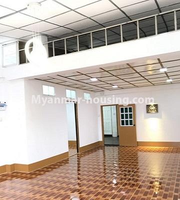 缅甸房地产 - 出售物件 - No.3337 - Decorated apartment room for sale near Gwa market, Sanchaung! - living room and attic view