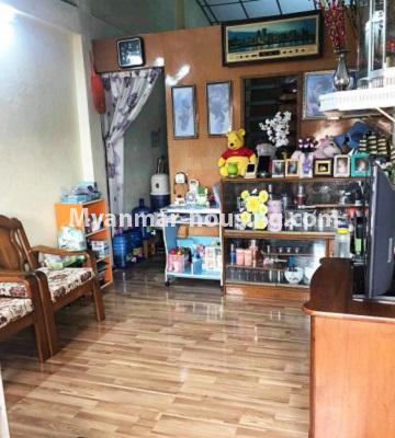 ミャンマー不動産 - 売り物件 - No.3343 - Top floor apartment room for sale in Pathein St. Sanchaung! - living room 
