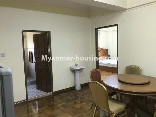 မြန်မာအိမ်ခြံမြေ - ရောင်းမည် property - No.3345 - မြို့ထဲ မြန်မာ့ဂုဏ်ရည်ကွန်ဒိုတွင်  အခန်းရောင်းရန်ရှိသည်။ - dining area