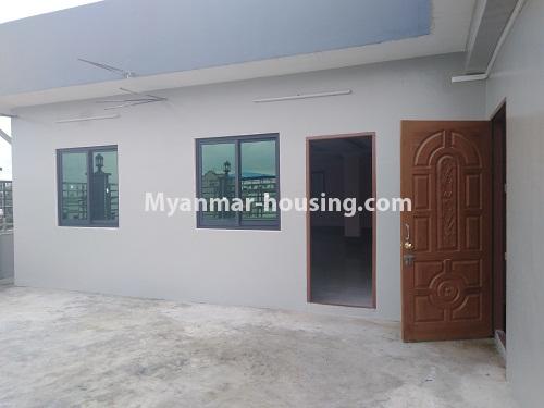 မြန်မာအိမ်ခြံမြေ - ရောင်းမည် property - No.3350 - စီးပွားရေးလုပ်ရန်အတွက် တောင်ဥက္ကလာ ရတနာလမ်းမပေါ်တွင် မြေညီအပါငါးလွှာတစ်တိုက်လုံး ရောင်းရန်ရှိသည်။ - top floor view