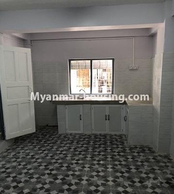 缅甸房地产 - 出售物件 - No.3358 - Decorated Apartment room for sale in Sanchaung! - kitchen view