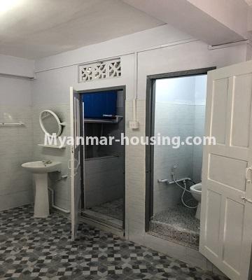 缅甸房地产 - 出售物件 - No.3358 - Decorated Apartment room for sale in Sanchaung! - bathroom and toilet view
