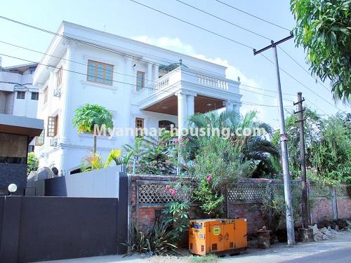 ミャンマー不動産 - 売り物件 - No.3360 - Nice Villa close to Kandawgyi Lake for sale in Bahan. - house front veiw 