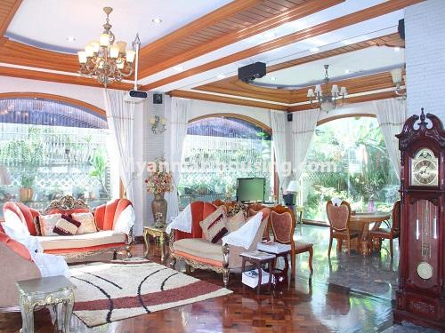缅甸房地产 - 出售物件 - No.3360 - Nice Villa close to Kandawgyi Lake for sale in Bahan. - living room view