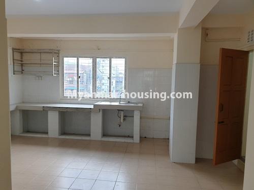 မြန်မာအိမ်ခြံမြေ - ရောင်းမည် property - No.3365 - စမ်းချောင်းတွင် ပြင်ဆင်ပြီး မီနီကွန်ဒိုခန်း ရောင်းရန်ရှိသည်။ - kitchen view