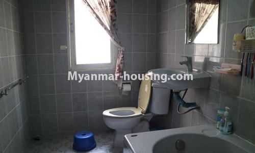 ミャンマー不動産 - 売り物件 - No.3366 - Hong Kong Type Apartment for sale in front of the Aung San Stadium, Mingalar Taung Nyunt! - bathroom view