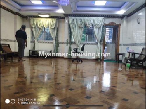 မြန်မာအိမ်ခြံမြေ - ရောင်းမည် property - No.3368 - တာမွေ စက်ရုံလမ်းတွင် ကွန်ဒိုတစ်ခန်း ရောင်းရန်ရှိသည်။  - living room view