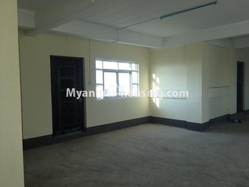 缅甸房地产 - 出售物件 - No.3380 - Large condominium room for sale in South Okkalapa! - inside view