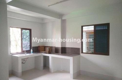 မြန်မာအိမ်ခြံမြေ - ရောင်းမည် property - No.3392 - တောင်ဥက္ကလာတွင် အလွှာနိမ့်တိုက်ခန်း ရောင်းရန်ရှိသည်။ - kitchen view