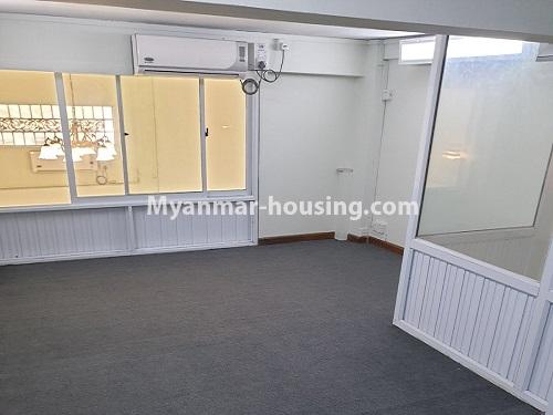 缅甸房地产 - 出售物件 - No.3400 - Ground floor with attic for sale on Parami Road, Hlaing! - upstairs attic view