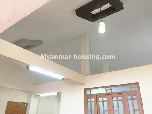 Myanmar real estate - for sale property - No.3405 - Decorated three bedroom condominium room for sale in Downtown! - living room ceiling view