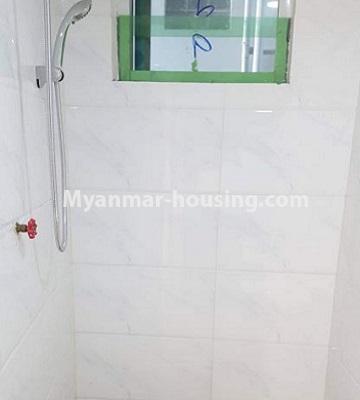 မြန်မာအိမ်ခြံမြေ - ရောင်းမည် property - No.3409 - ကမာရွတ် ထန်းတပင်လမ်းပေါ်တွင် ကွန်ဒိုခန်းသစ် ရောင်းရန်ရှိသည်။ - bathroom view