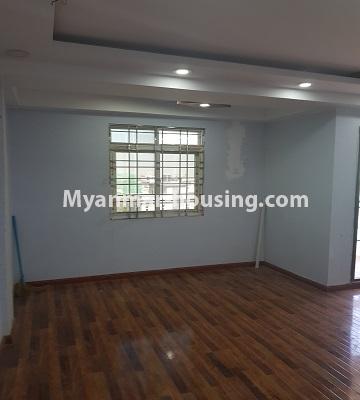 ミャンマー不動産 - 売り物件 - No.3410 - Newly built condominium room for sale in Tauggyi! - living room view