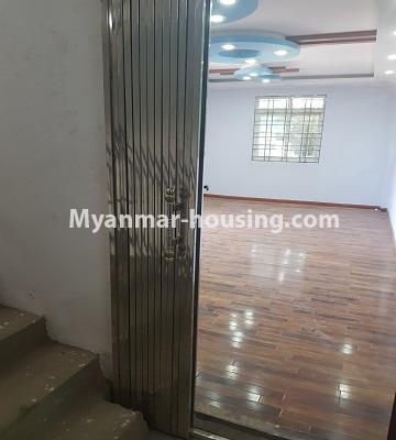 缅甸房地产 - 出售物件 - No.3410 - Newly built condominium room for sale in Tauggyi! - another view of livng room