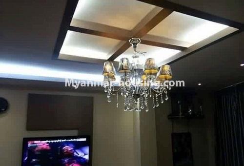 ミャンマー不動産 - 売り物件 - No.3413 - Decorated 3BHK condominium room for sale near Hledan Junction! - living room ceiling view