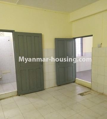 မြန်မာအိမ်ခြံမြေ - ရောင်းမည် property - No.3419 - မင်္ဂလာတောင်ညွန့် ၉၄ လမ်းမပေါ်တွင် မြေညီထပ်ရောင်းရန် ရှိသည်။ - bathroom and toilet view