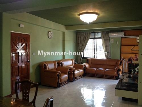 缅甸房地产 - 出售物件 - No.3422 - Forth floor with full attic for sale in Shwe Sapel Yeik Mon Housing, Kamaryut! - living room view