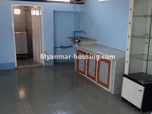 缅甸房地产 - 出售物件 - No.3422 - Forth floor with full attic for sale in Shwe Sapel Yeik Mon Housing, Kamaryut! - kitchen view