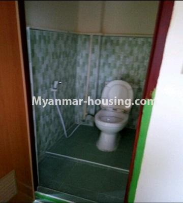 缅甸房地产 - 出售物件 - No.3424 - Four floor 1BHK room for sale in Sanchaung! - toilet view