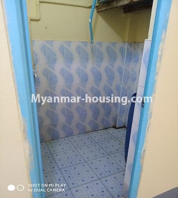 缅甸房地产 - 出售物件 - No.3425 - New building top floor for sale in Sanchaung! - bathroom view