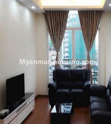 မြန်မာအိမ်ခြံမြေ - ရောင်းမည် property - No.3438 - ပြင်ဆင်ပြီး အိပ်ခန်းသုံးခန်းပါသောအခန်း လမ်းမတော်တွင် ရောင်းရန်ရှိသည်။ - living room view