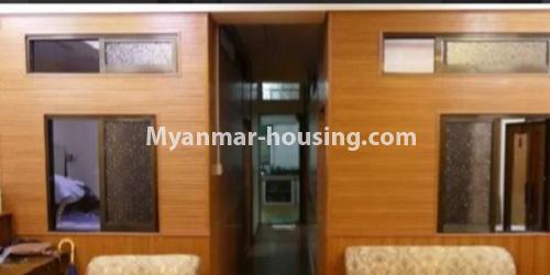 缅甸房地产 - 出售物件 - No.3439 - Furnished and decorated 3 BHK condominium room for sale in Pazundaung! - bedroom walls view