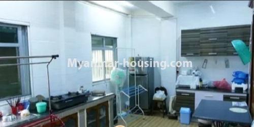 缅甸房地产 - 出售物件 - No.3439 - Furnished and decorated 3 BHK condominium room for sale in Pazundaung! - kitchen view