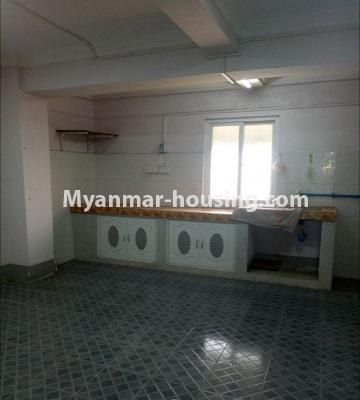 မြန်မာအိမ်ခြံမြေ - ရောင်းမည် property - No.3450 - သာကေတတွင် လေးလွှာတိုက်ခန်း ရောင်းရန်ရှိသည်။ - kitchen view