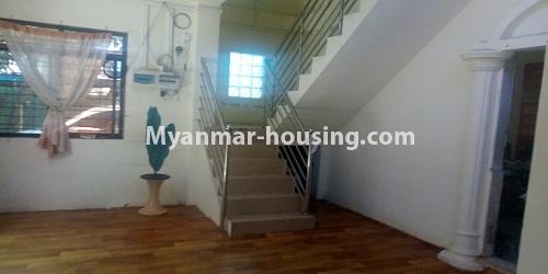 မြန်မာအိမ်ခြံမြေ - ရောင်းမည် property - No.3464 - ရန်ကင်း ပါရမီရိပ်သာထဲတွင် လုံးချင်းတစ်လုံး ရောင်းရန် ရှိသည်။ - downstairs and stairs view