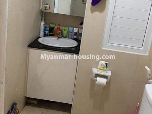 ミャンマー不動産 - 売り物件 - No.3467 - Finished and Decorated 2BHK Mahar Swe Condominium Room for sale in Hlaing! - another bathroom view