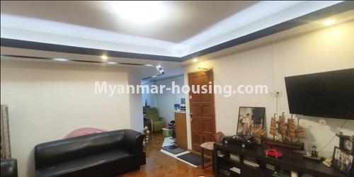မြန်မာအိမ်ခြံမြေ - ရောင်းမည် property - No.3492 - သင်္ဃန်းကျွန်း ရတနာလမ်းမပေါ်တွင် အိပ်ခန်းသုံးခန်းပါသော တိုက်ခန်းရောင်းရန်ရှိသည်။ - another view of living room