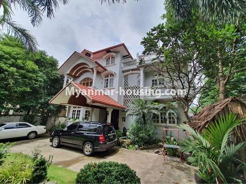 မြန်မာအိမ်ခြံမြေ - ရောင်းမည် property - No.3499 - ကမာရွတ် အချက်အချာကျသောနေရာတွင် လုံးြခင်းအိမ် တစ်လုံးရောင်းရန်ရှိသည်. - house