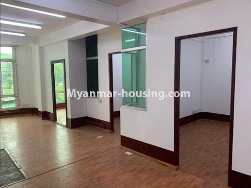 ミャンマー不動産 - 売り物件 - No.3508 - Four Bedroom Apartment for sale in Highway Complex, Kamaryut! - living room area